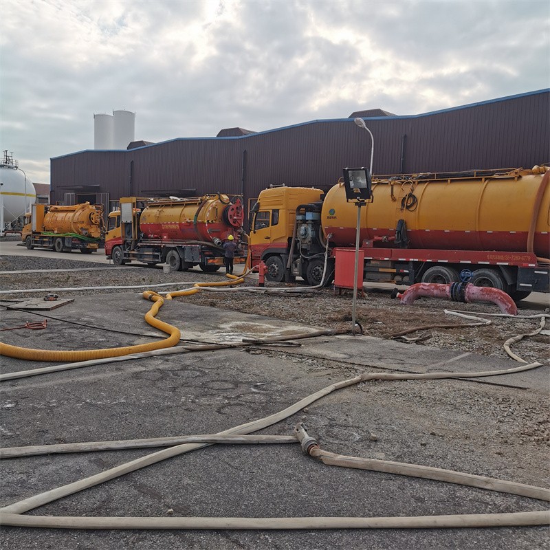 鲁山污水池清理